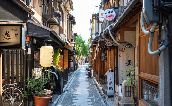 京都・先斗町の街並み